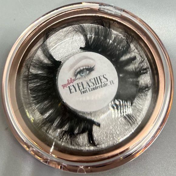 Custom Hand Made Hybrid Lash Extensions (Strip) - Picture 4 of 4